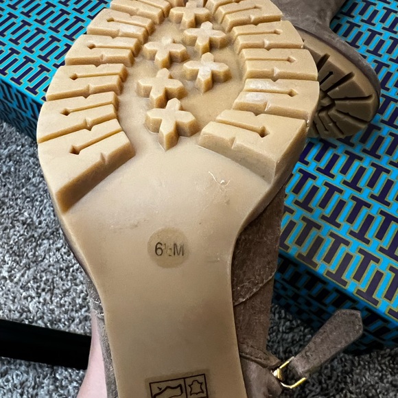 New Tory Burch Leigh Lug Sole Bootie Suede - Picture 2 of 6